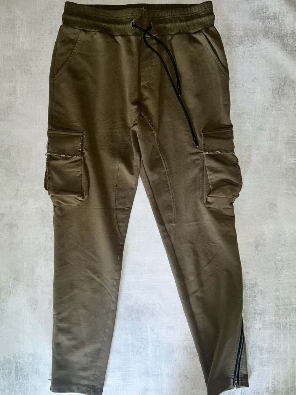 Size Up Apparel Olive Green Cargo Jogger Sweatpants with Drawstring and Ankle Zi